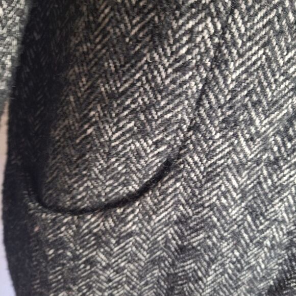 Covington Women's Black and White Herringbone Coat Wool Blend Professional Large - Picture 6 of 8